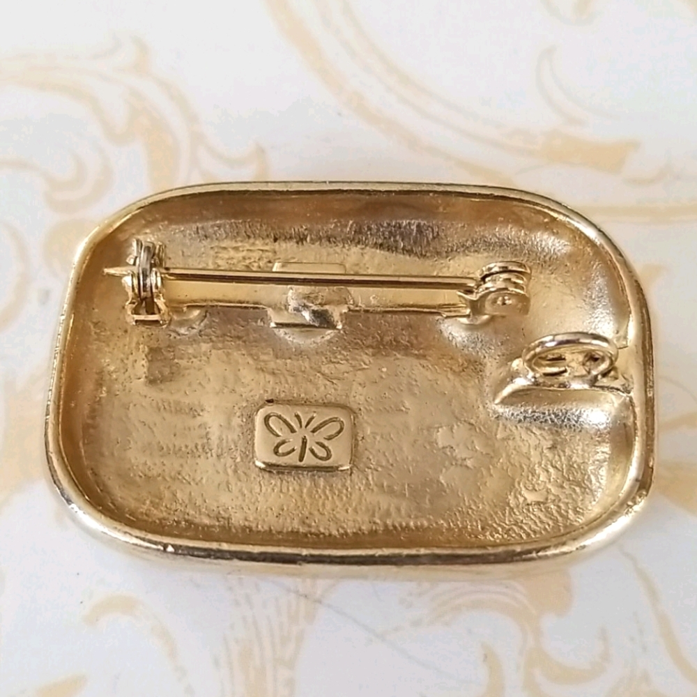 Vintage Red Enamel Gold Tone Brooch Pendant Pin - Picture 8 of 14